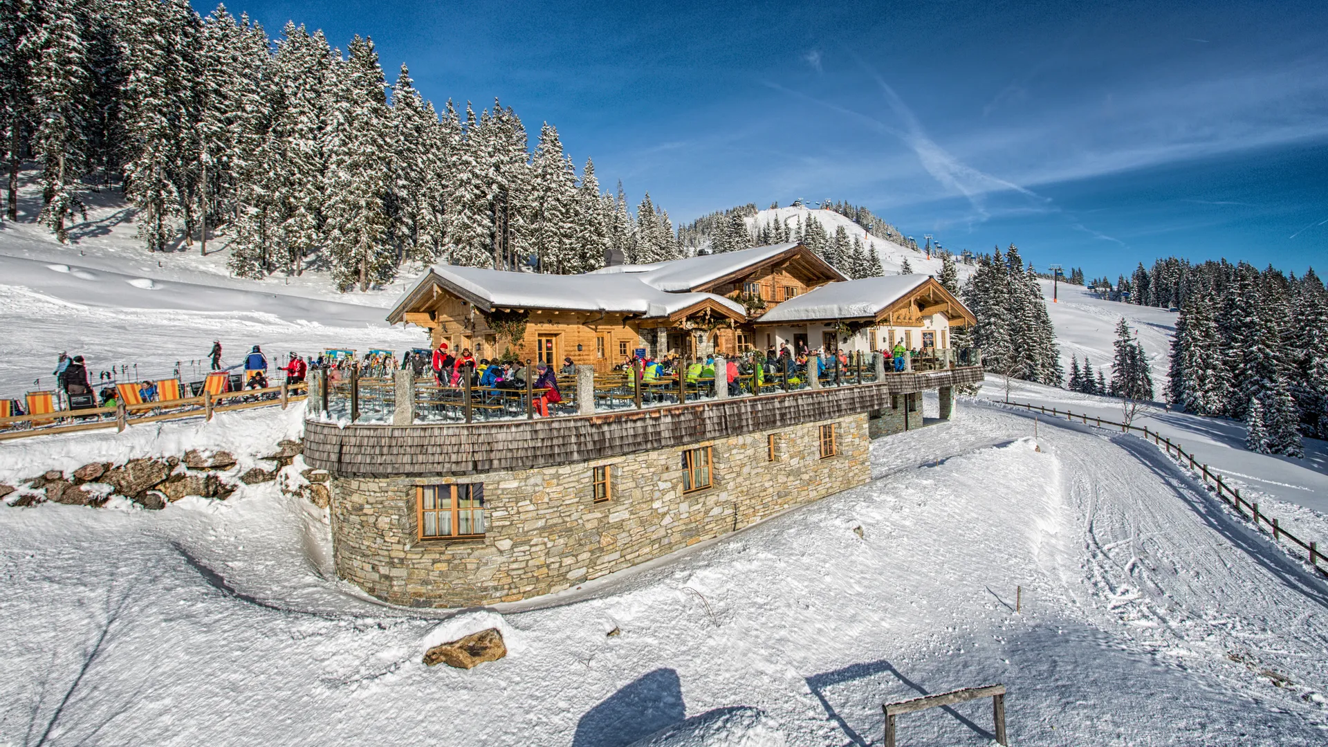 Terrasse auf der Rosswaldhütte